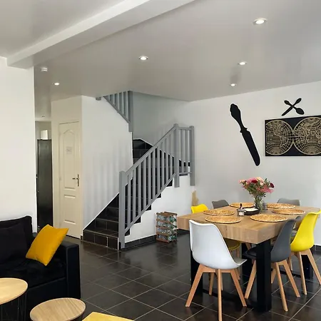 Dom wakacyjny Maison Entiere 5 Mn Roissy Cdg/15 Mn Parc Asterix Le Mesnil-Amelot